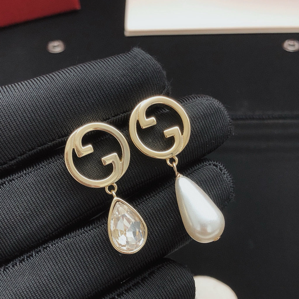 Gucci Teardrop Pearl Earrings - album image 3