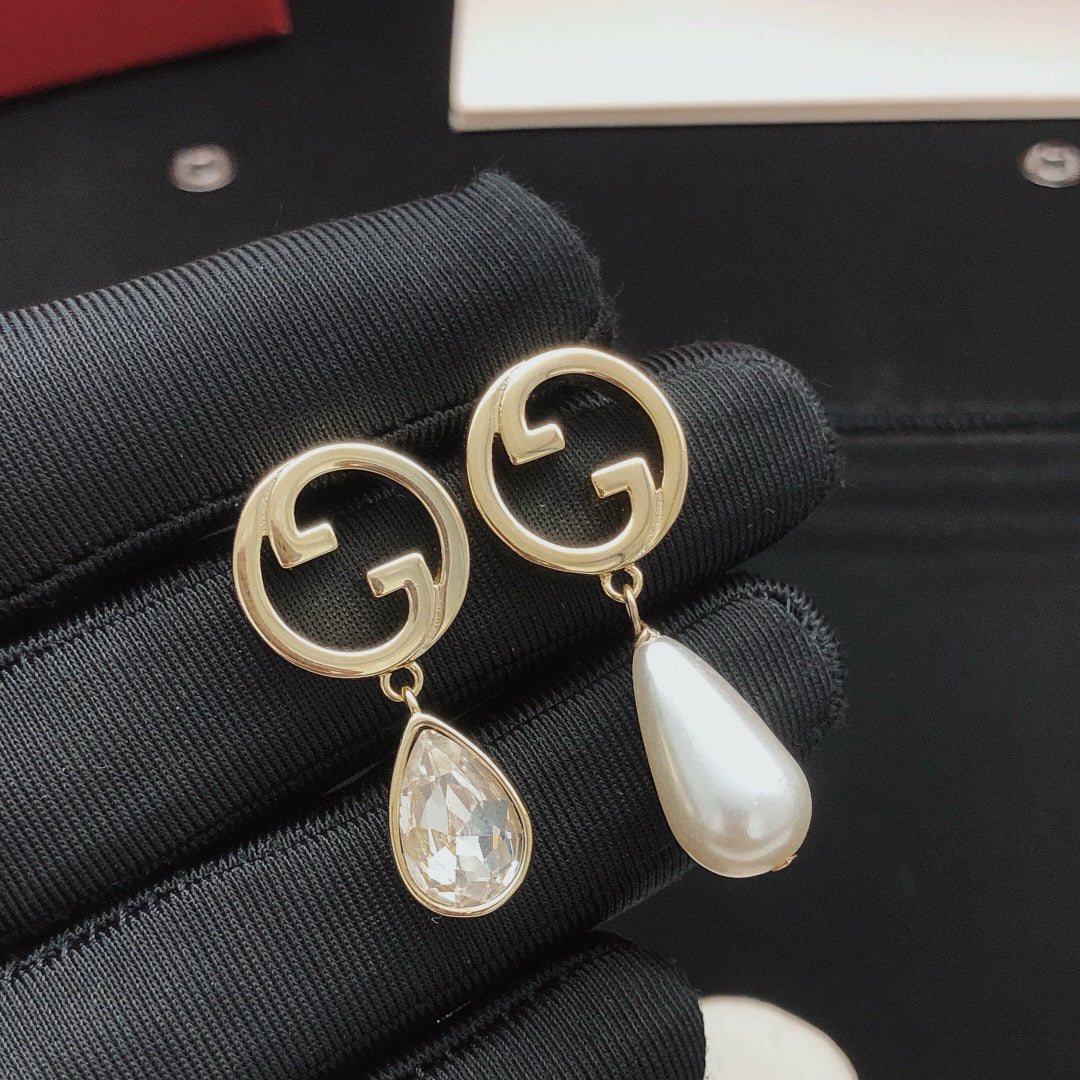 Gucci Teardrop Pearl Earrings - album image 3