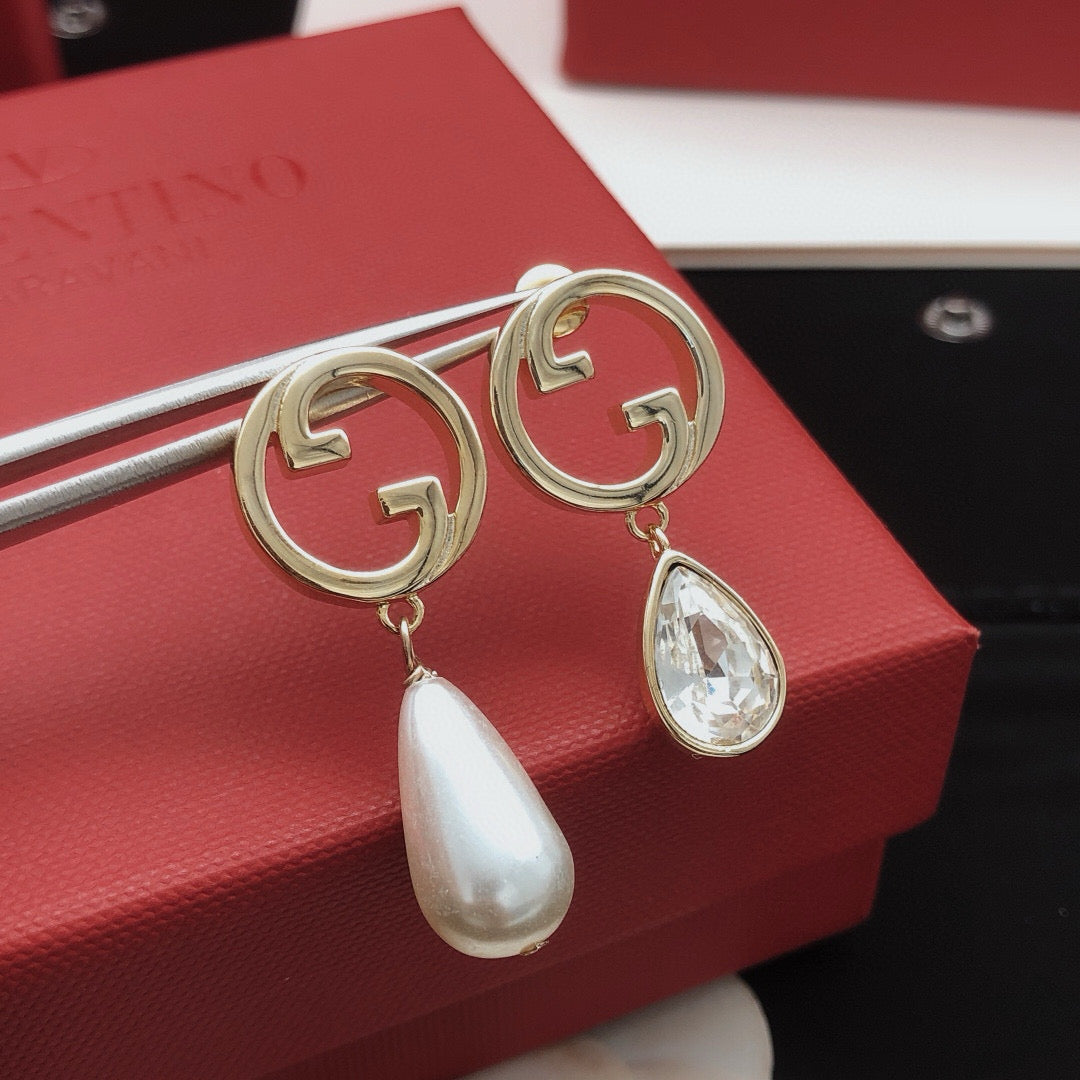 Gucci Teardrop Pearl Earrings - album image 8