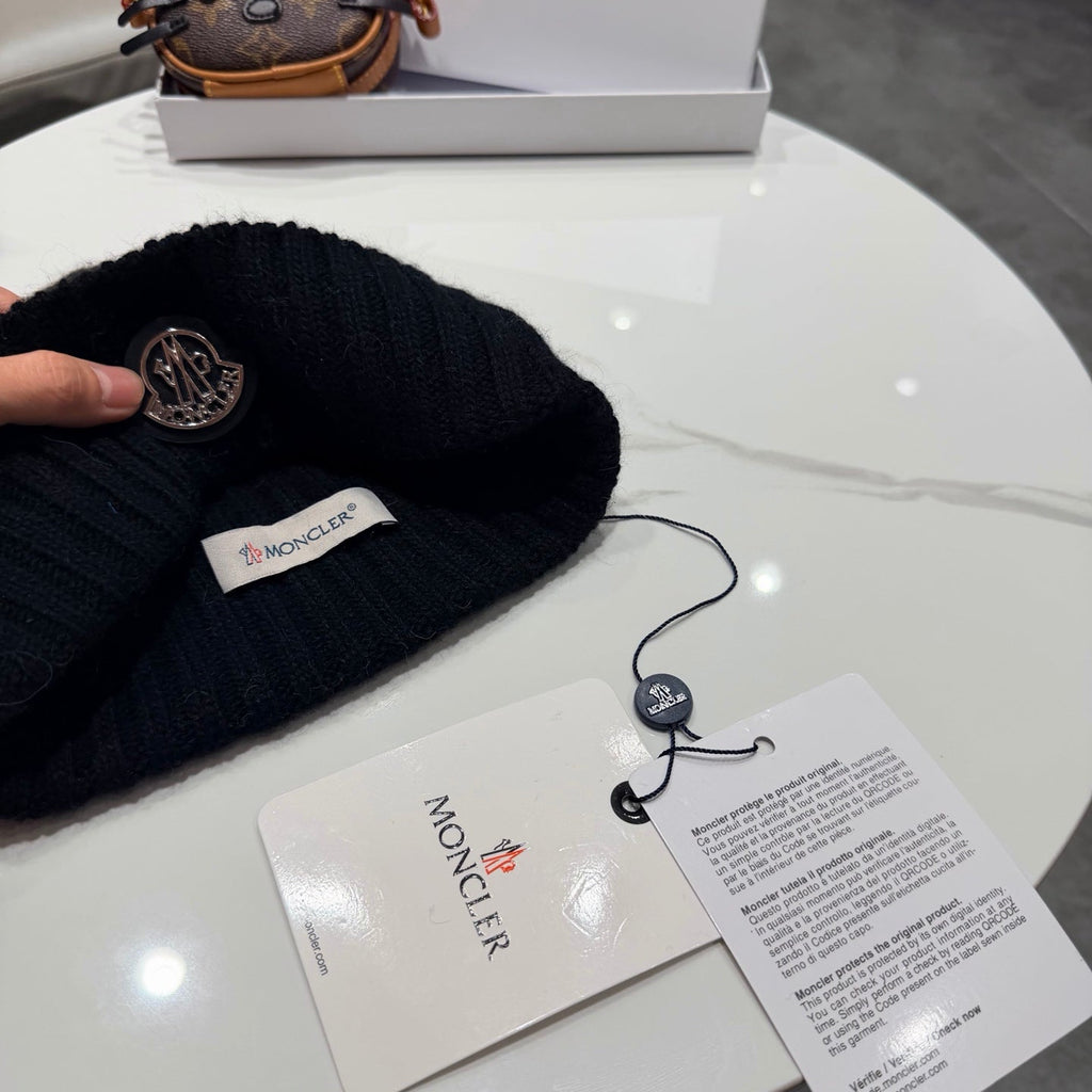 Moncler Beanie - image 9