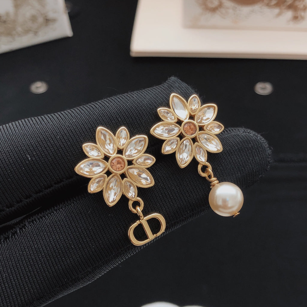 Dior Marquise Flower Pearl-Look Earrings - product image 3