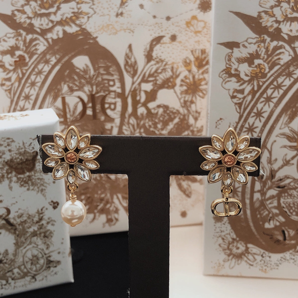 Dior Marquise Flower Pearl-Look Earrings - product image 9