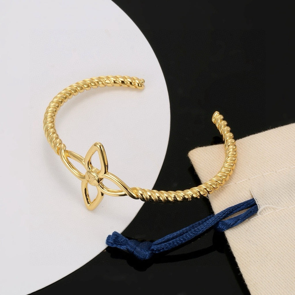 Louis Vuitton Clover Openwork Open Bangle - album image 3