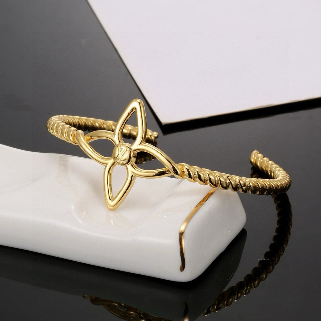 Louis Vuitton Clover Openwork Open Bangle - album image 1