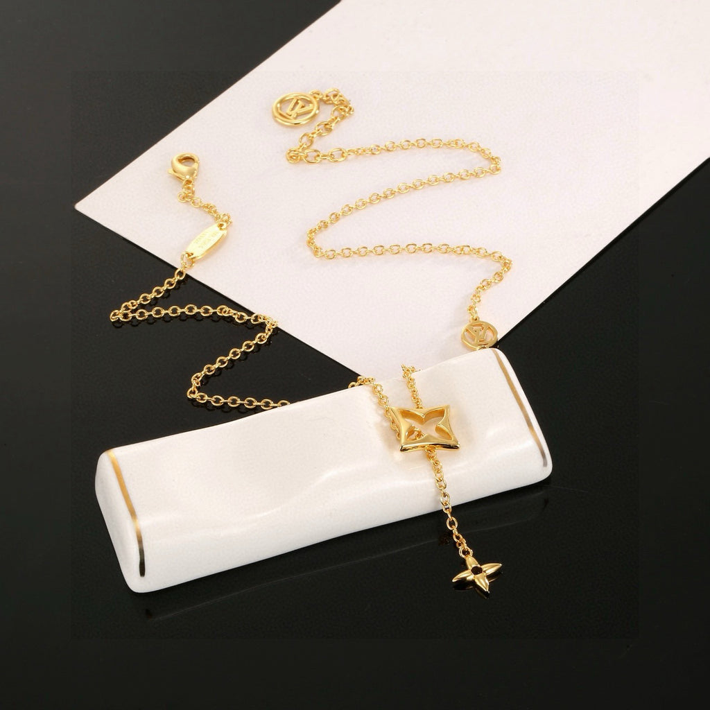 Louis Vuitton Iconic Clover Flower Monogram Necklace - album image 3