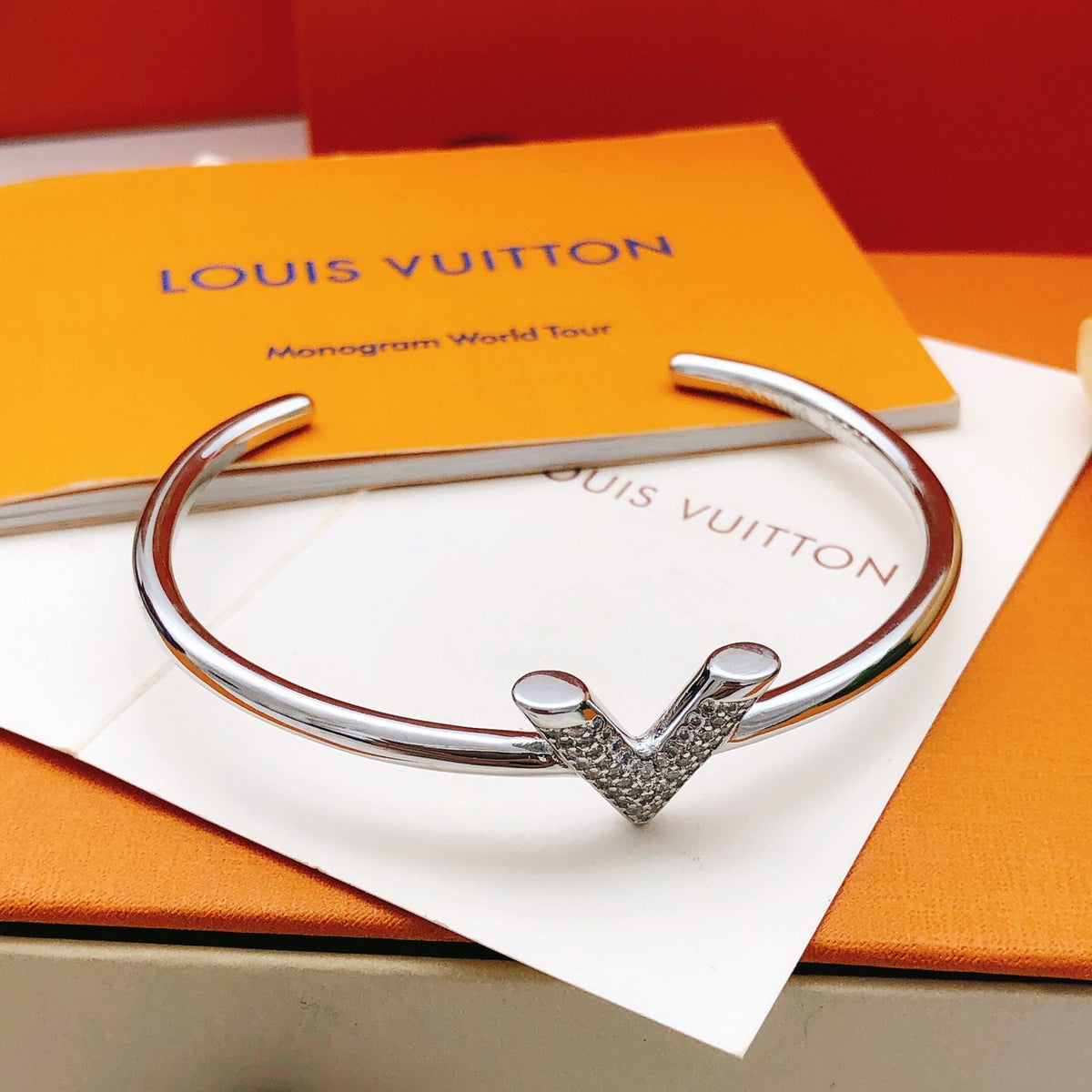 Gucci V Letter Crystal Accent Bangle - album image 4