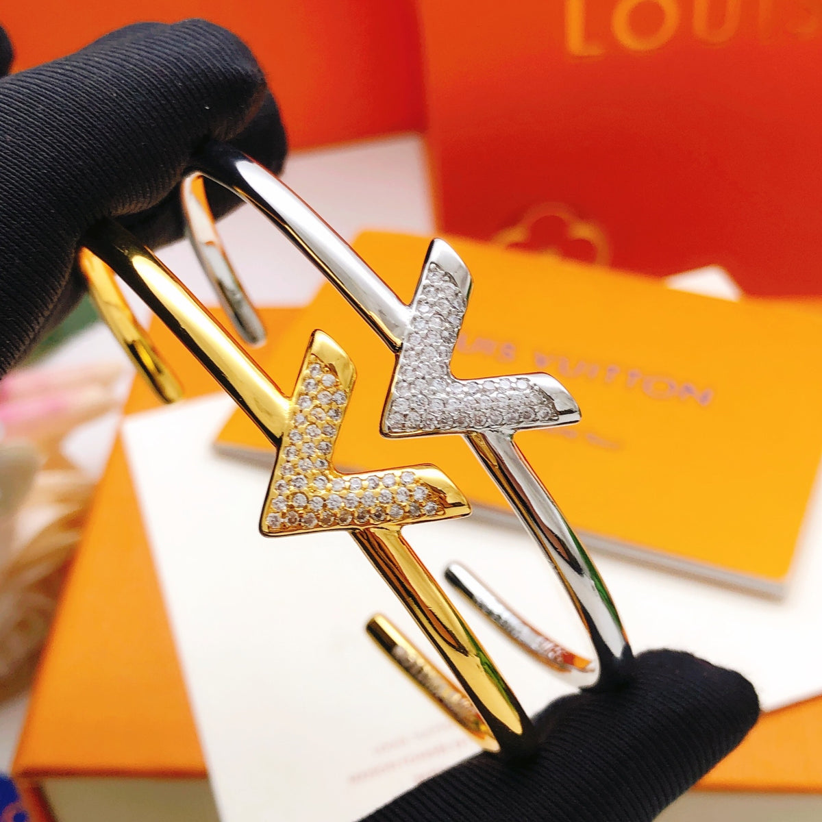 Gucci V Letter Crystal Accent Bangle - album image 7