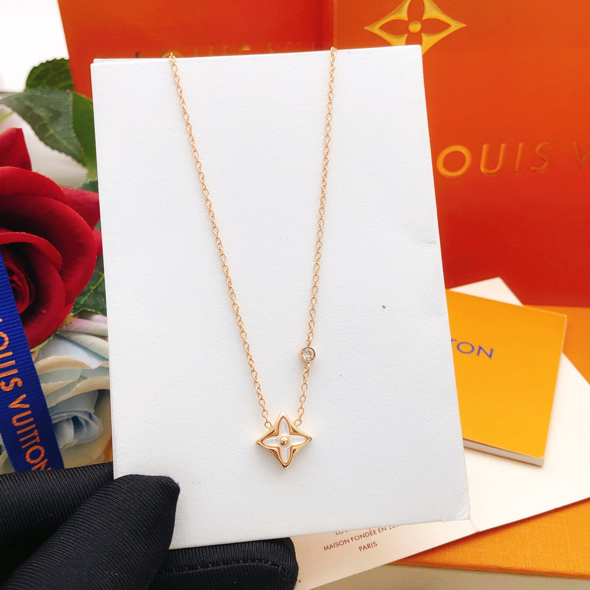 Louis Vuitton Rose Gold-Tone Gold-Tone White Mother-of-Pearl Necklace - album image 5