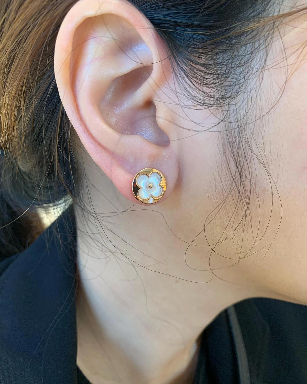 Louis Vuitton White Mother-of-Pearl Earrings - album image 6
