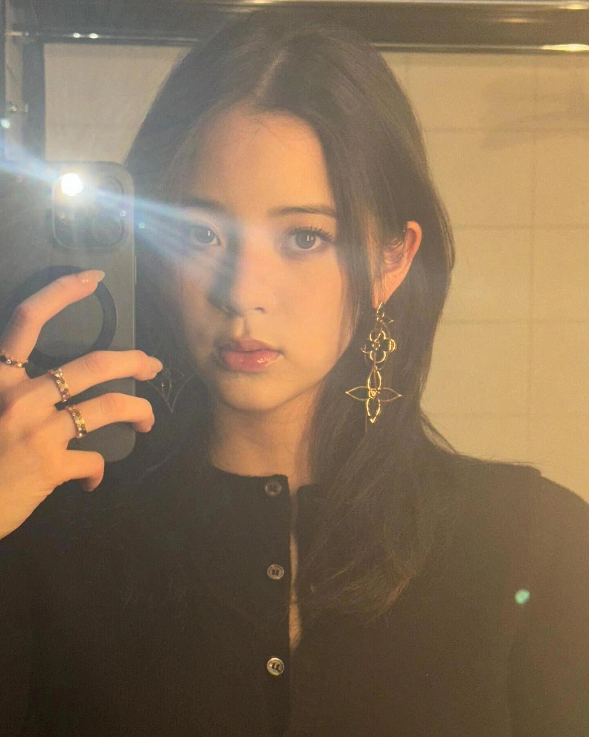 Louis Vuitton Diamond-Shape Polished Earrings - album image 3