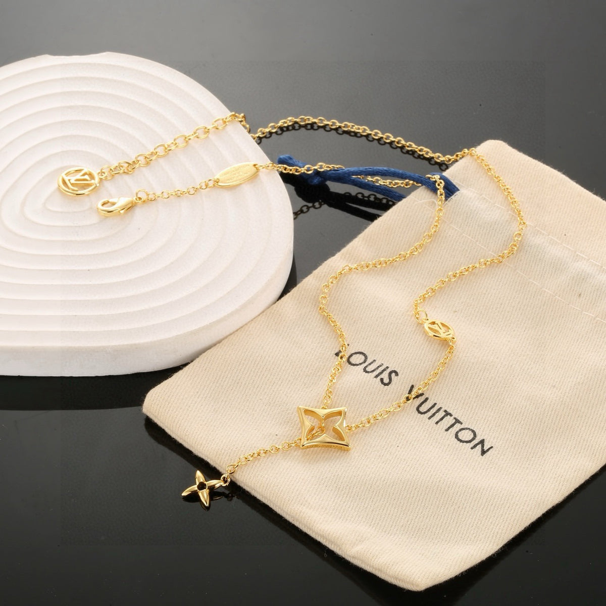 Louis Vuitton Iconic Clover Flower Monogram Necklace - album image 8