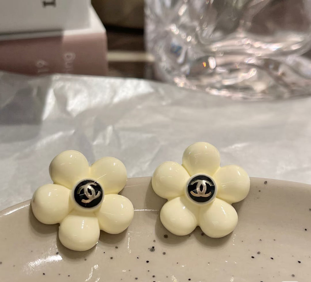 Chanel Camellia White Earrings - album image 1
