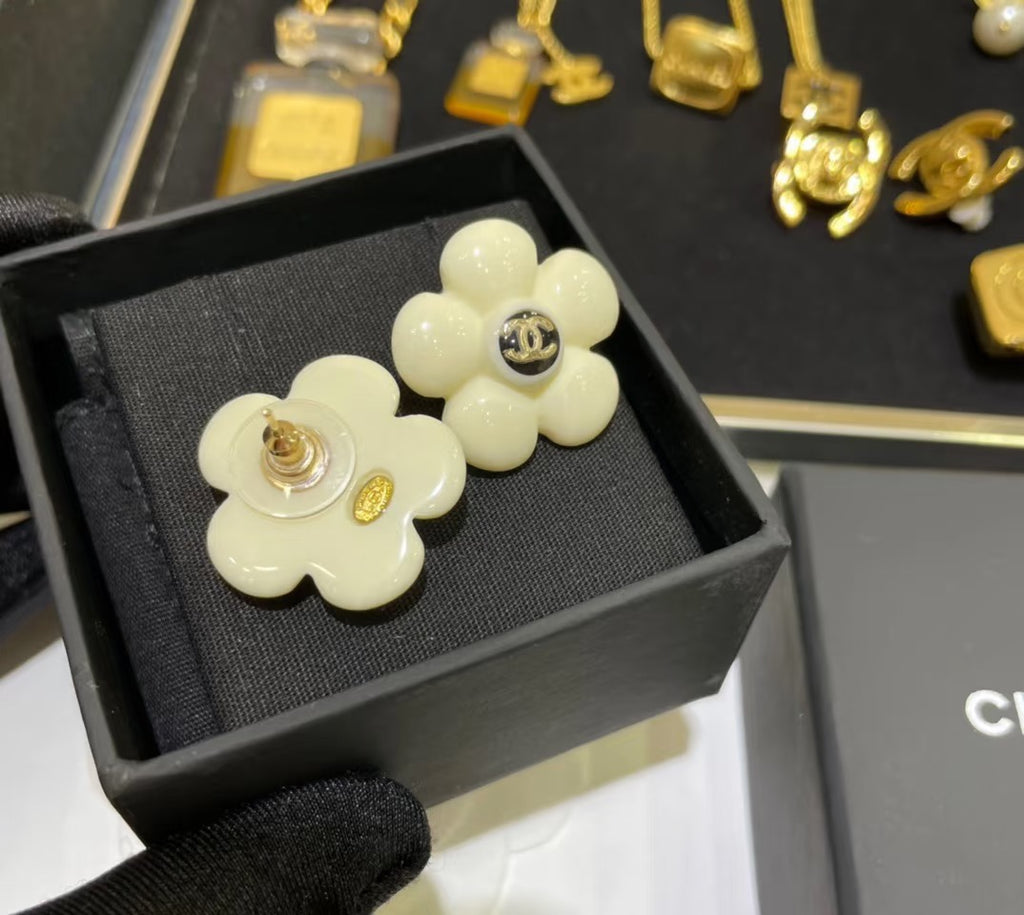 Chanel Camellia White Earrings - album image 6