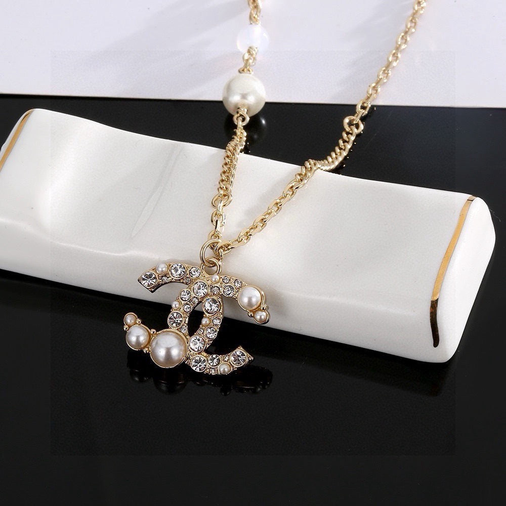 Chanel Interlocking C Pearl Necklace - album image 4