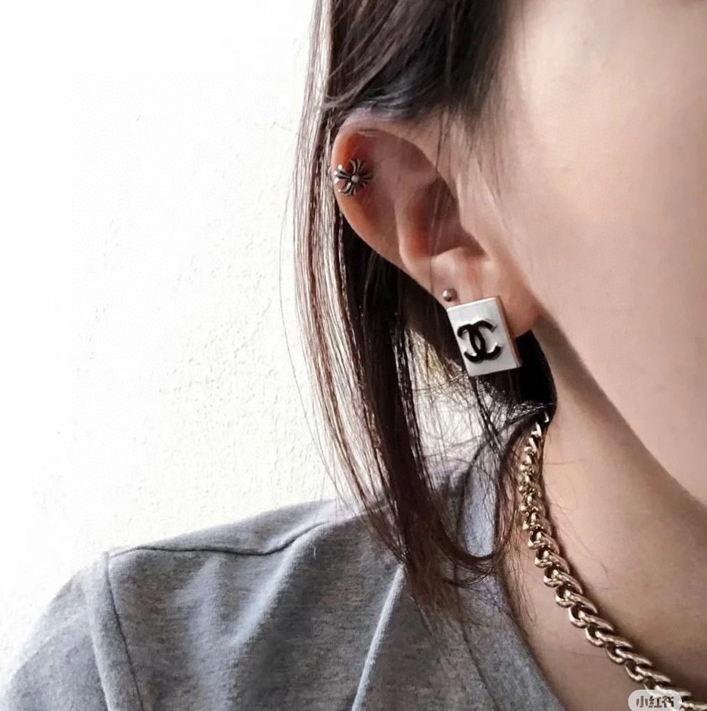 Chanel Interlocking C Resin Gold-Tone Square Stud Earrings - album image 9