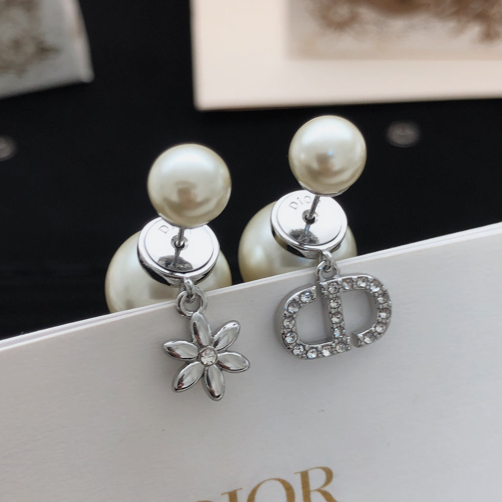 Dior Silver-Tone Asymmetric Star CD Earrings - product image 2