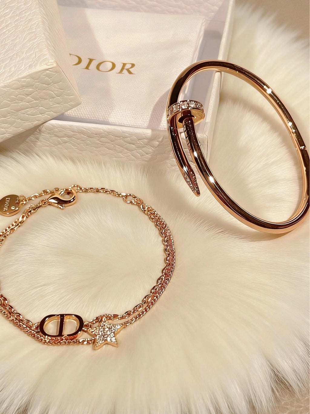 Louis Vuitton White Flower Bracelet - album image 6