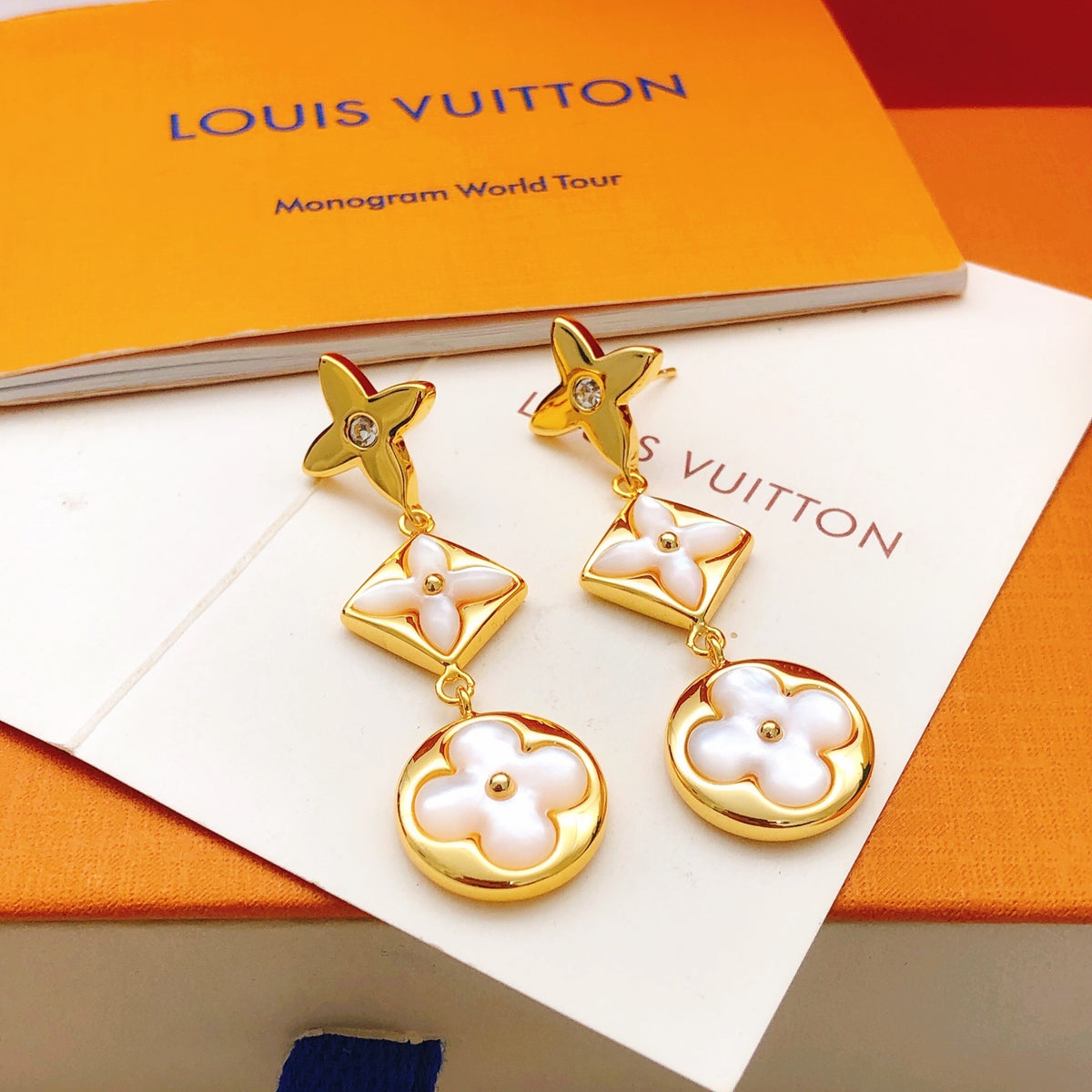 Louis Vuitton White Mother-of-Pearl Tassel Earrings - album image 3