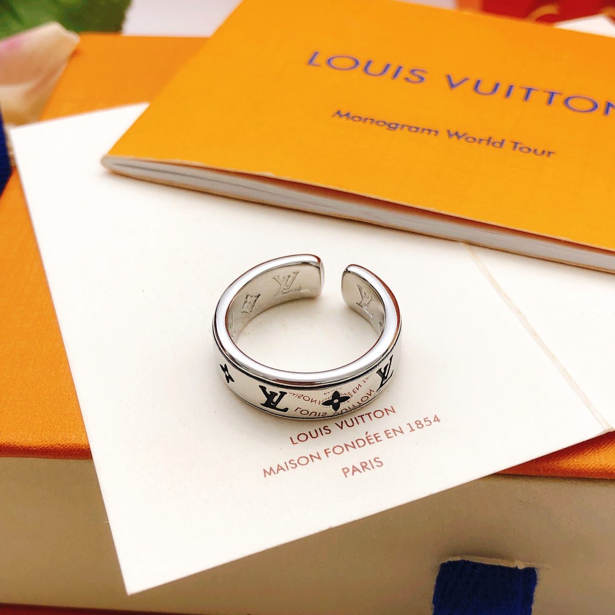 Louis Vuitton Silver-Tone Polished Ring - album image 5