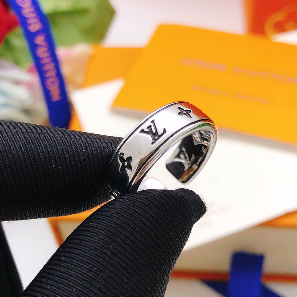 Louis Vuitton Silver-Tone Polished Ring - album image 2