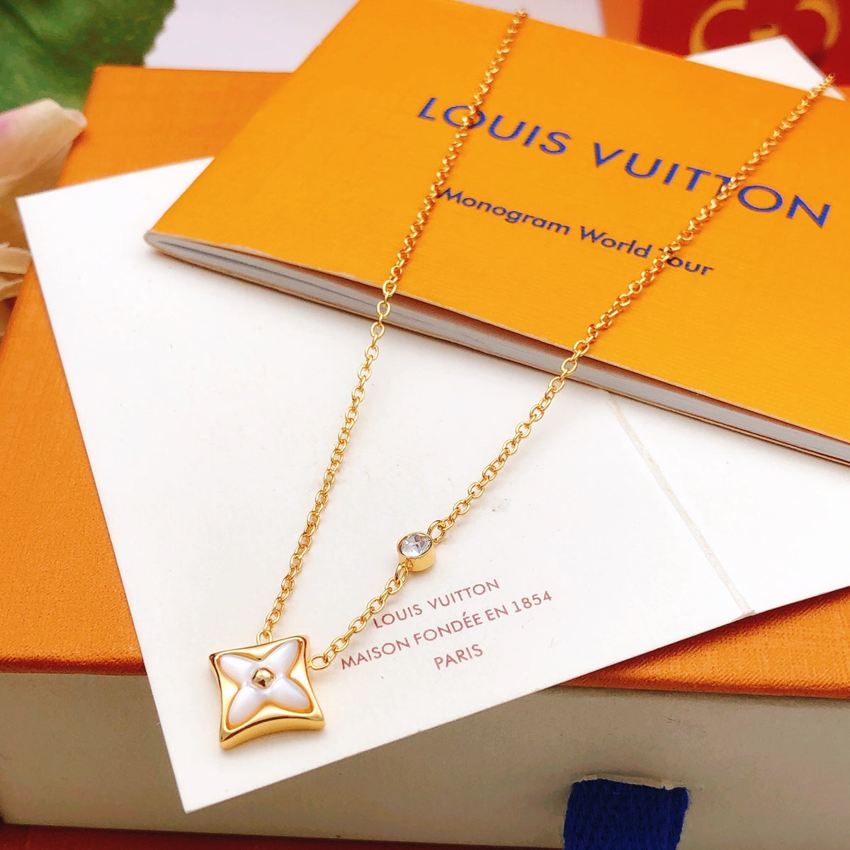 Louis Vuitton Gold-Tone White Mother-of-Pearl Necklace - album image 4