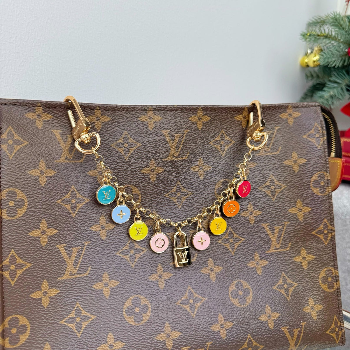Louis Vuitton Spring Street Flower Monogram LV Letter Keychain - album image 4