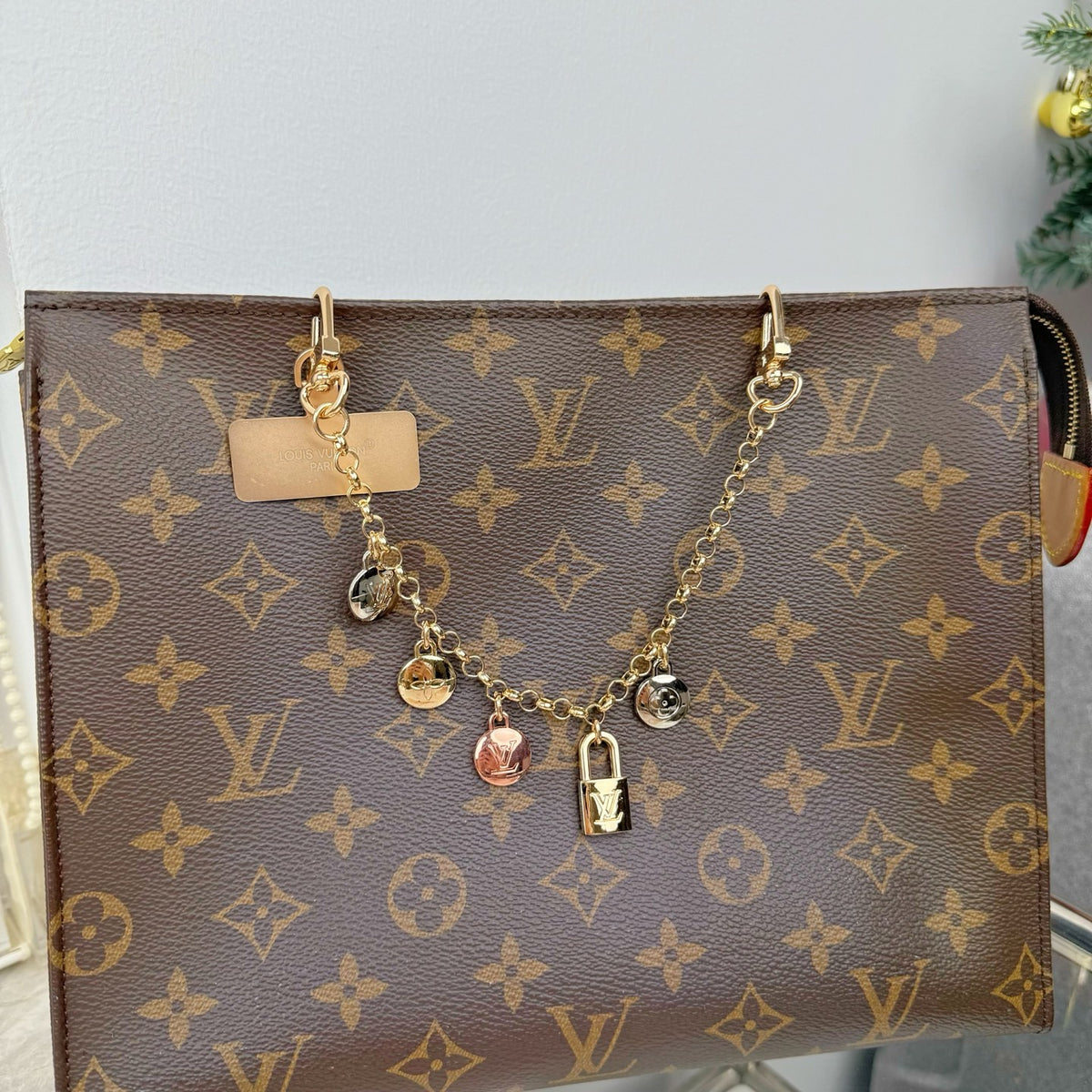 Louis Vuitton Confetti Chain Multicolor Flower Monogram LV Letter Padlock Bag Charm - album image 3