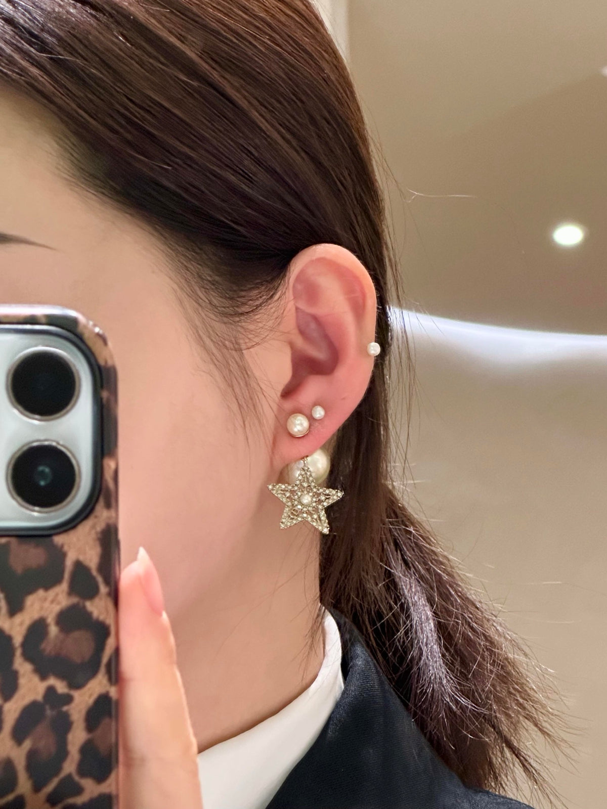 Dior Textured Star Pearl-Look Earrings - product image 13