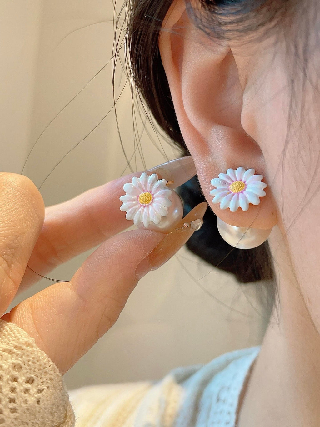 Dior Pink Daisy Pearl-Look Earrings - product image 10