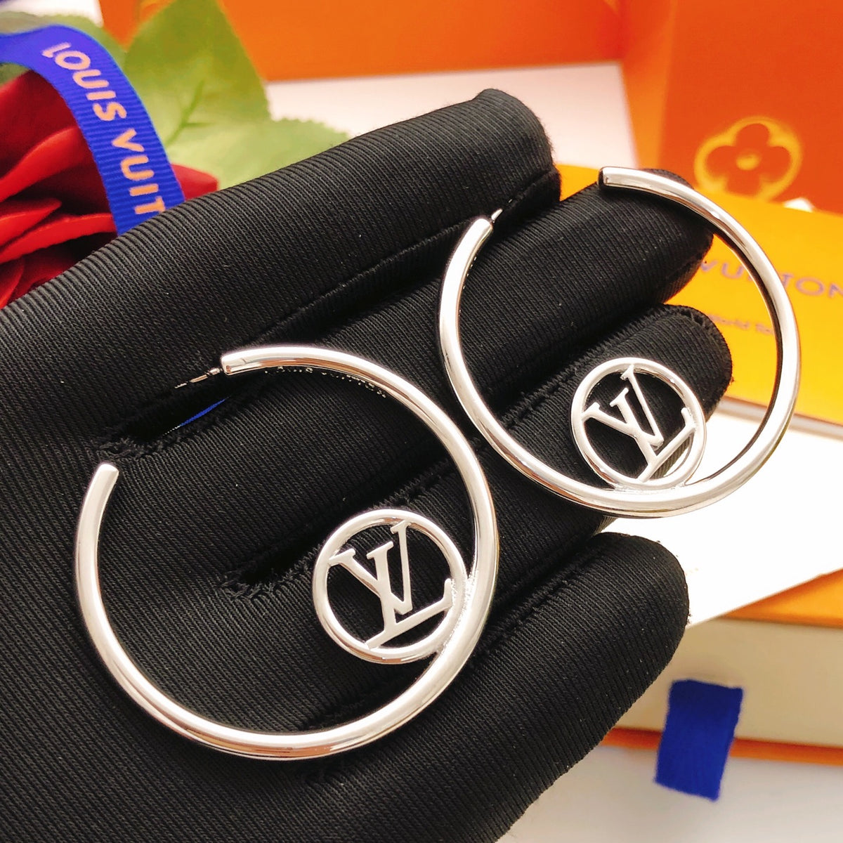 Louis Vuitton Circular Polished Earrings - album image 1