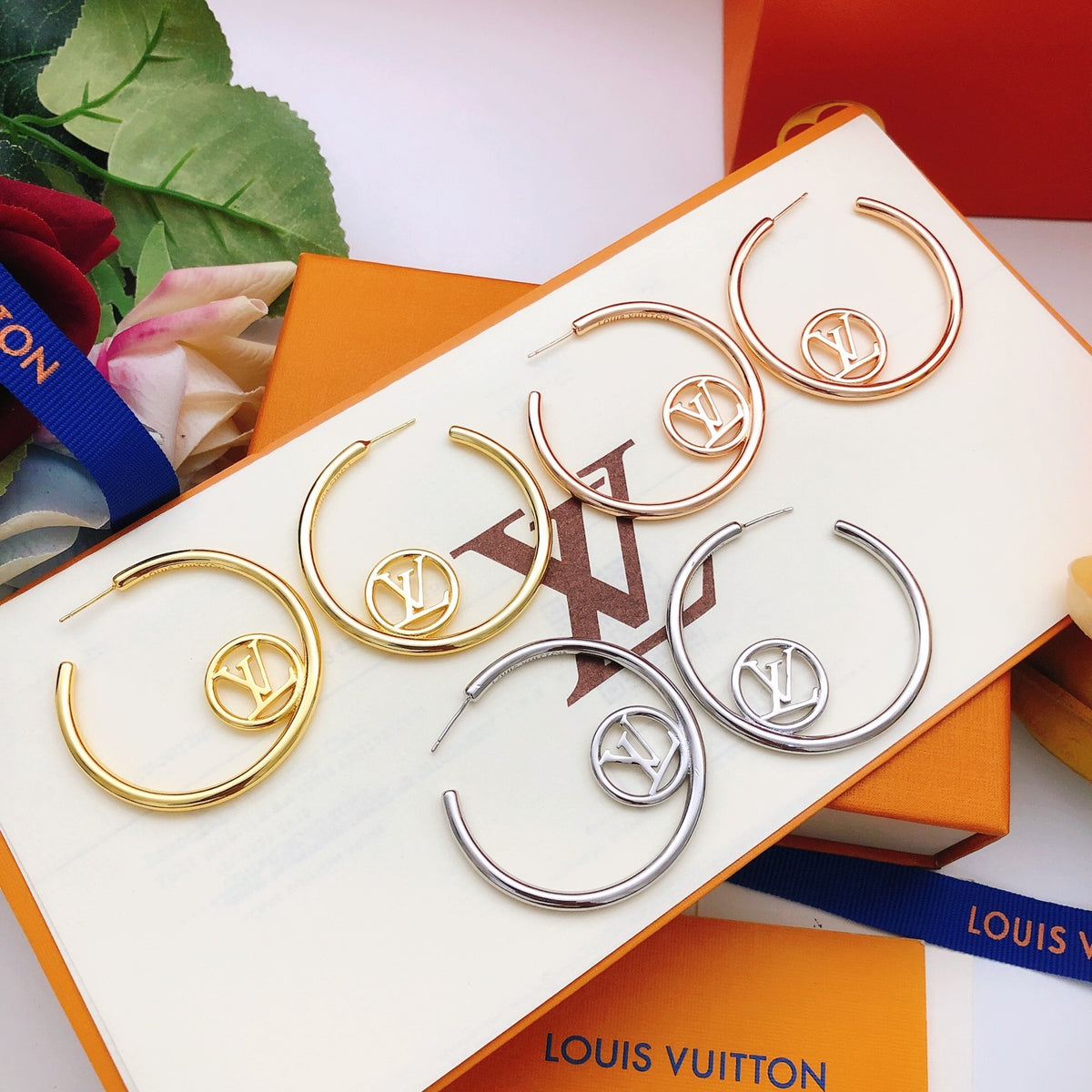 Louis Vuitton Circular Polished Earrings - album image 6