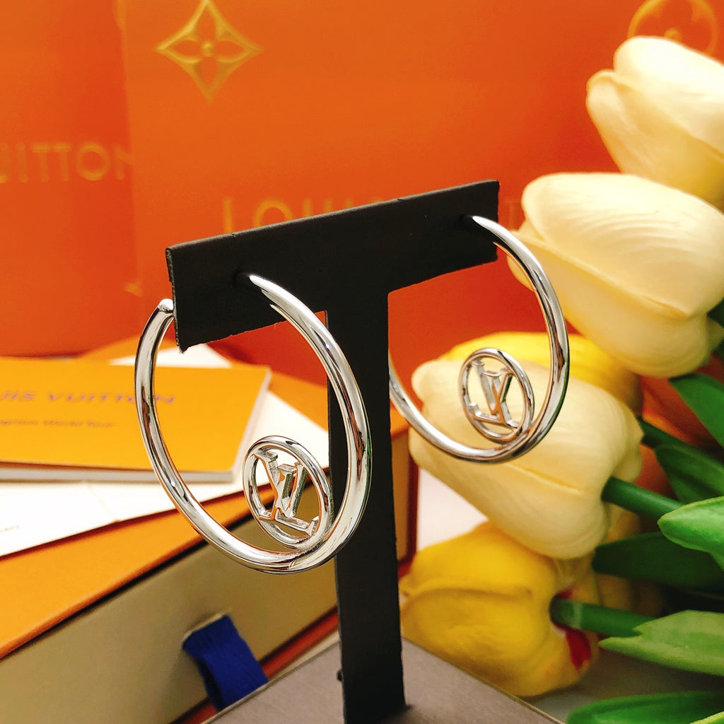 Louis Vuitton Circular Polished Earrings - album image 6