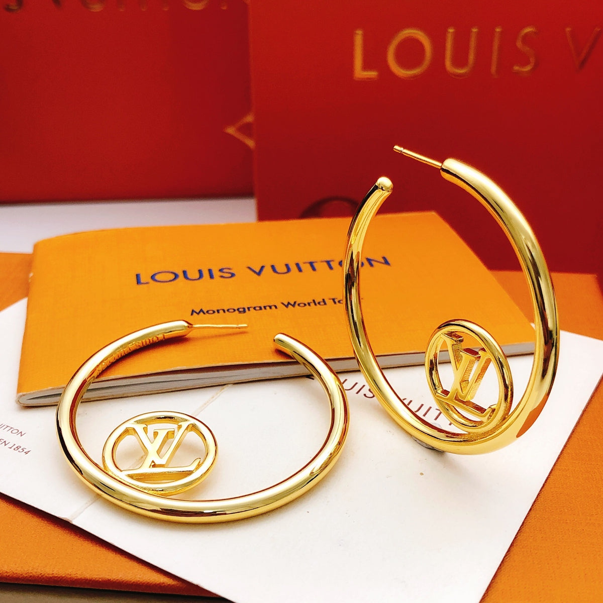 Louis Vuitton Circular Polished Earrings - album image 2