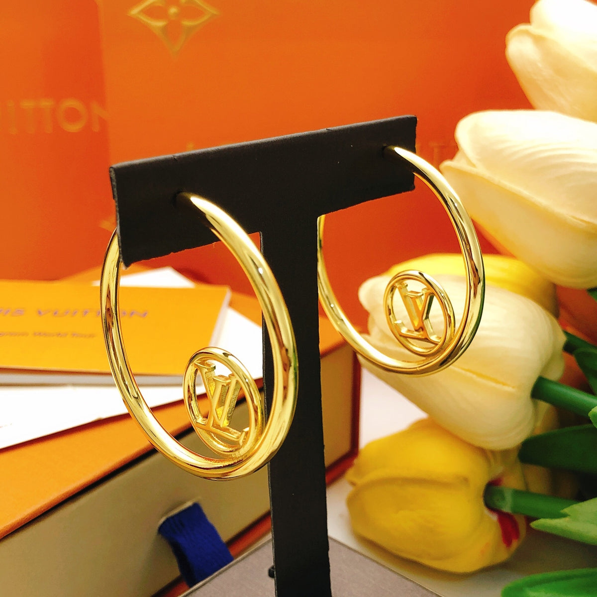 Louis Vuitton Circular Polished Earrings - album image 5