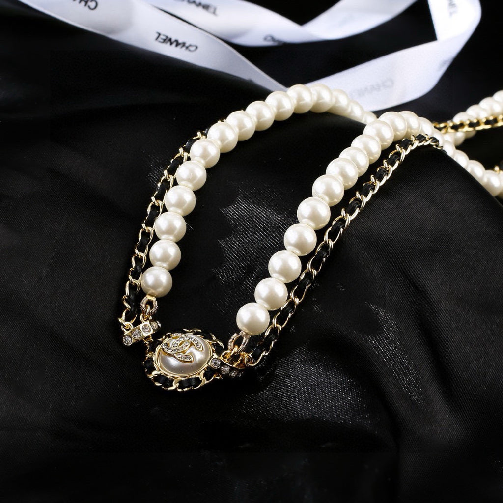 Chanel Pearl Chain Belt with Floral Center - album image 7