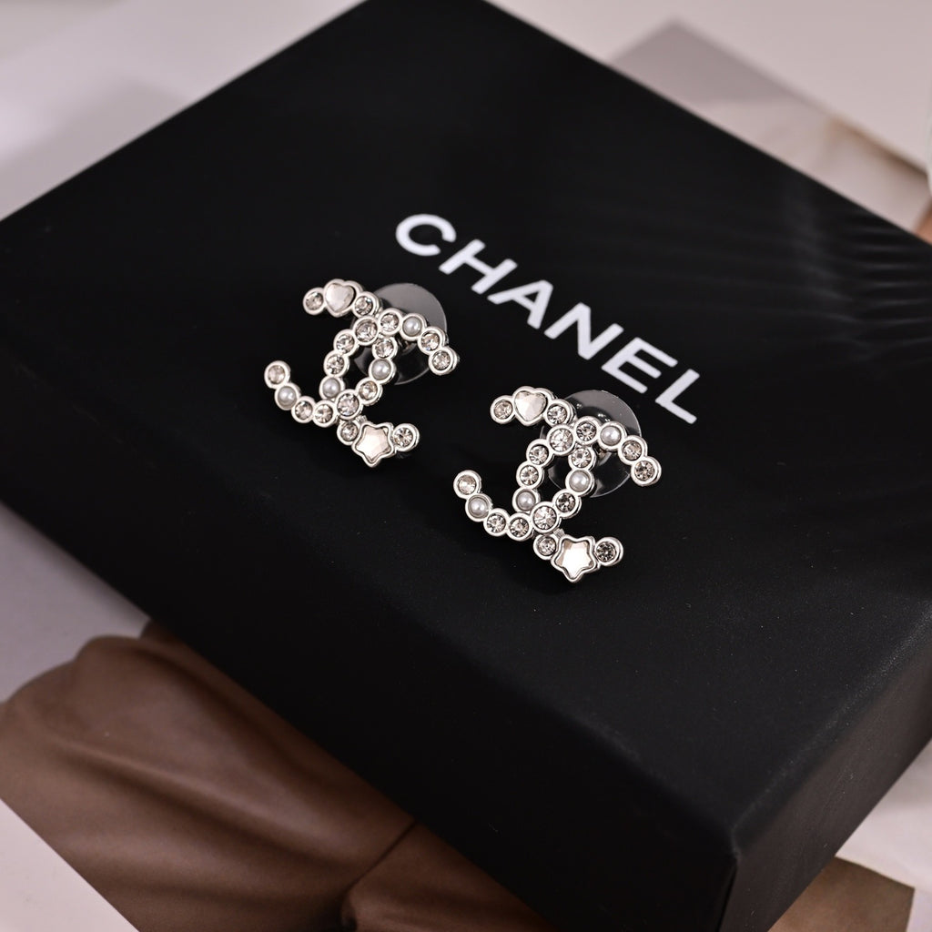 Chanel Pearl Outline CC Brooch - album image 2