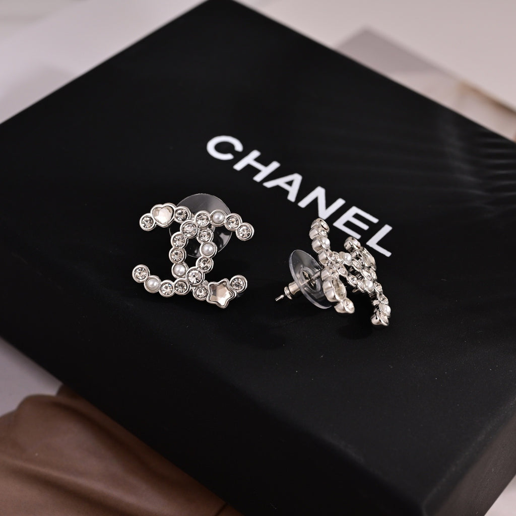 Chanel Pearl Outline CC Brooch - album image 5
