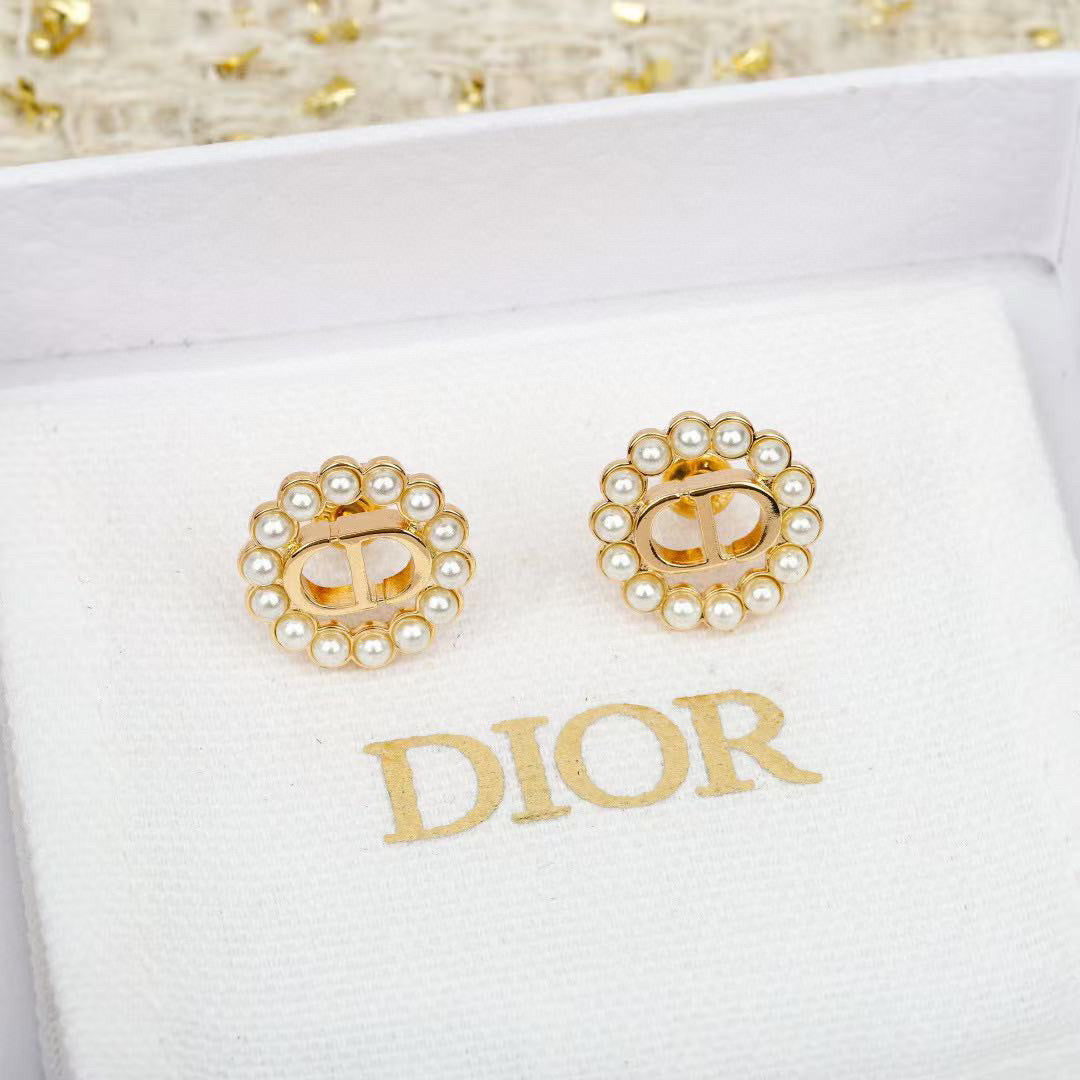 Dior Floral Pearl-Look Cluster Stud Earrings - product image 5
