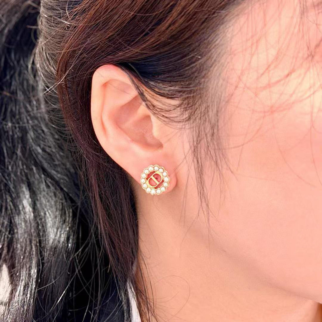 Dior Floral Pearl-Look Cluster Stud Earrings - product image 6