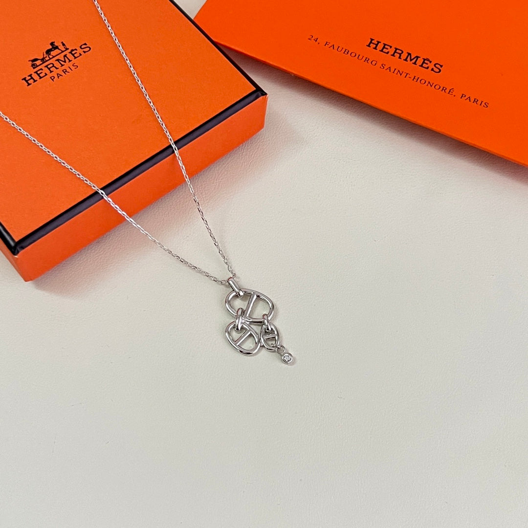 Hermès Silver-Tone Horse-Head Outline Pendant Necklace - album image 4