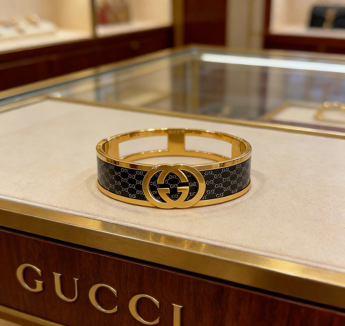 Gucci Anger Forest Interlocking G Antiqued Bangle - album image 8