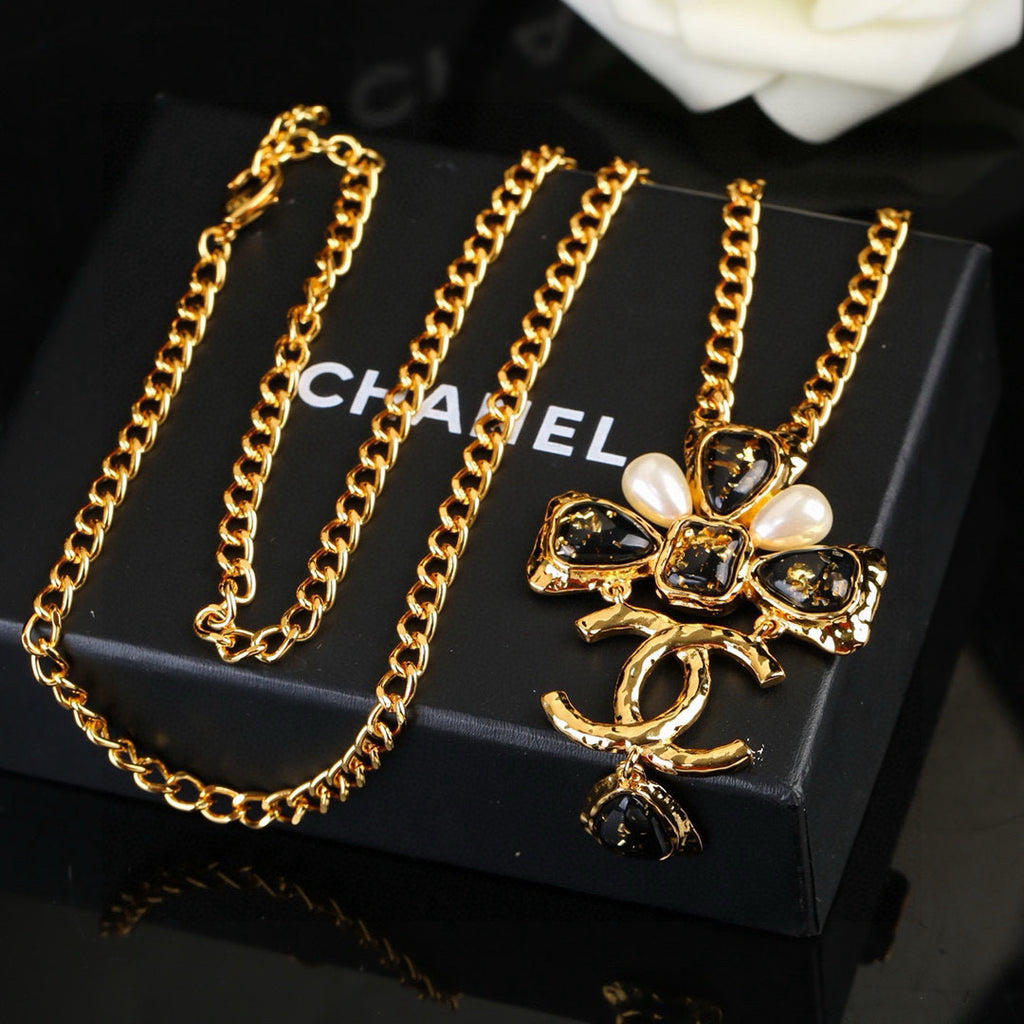 Chanel Interlocking C Necklace - album image 4