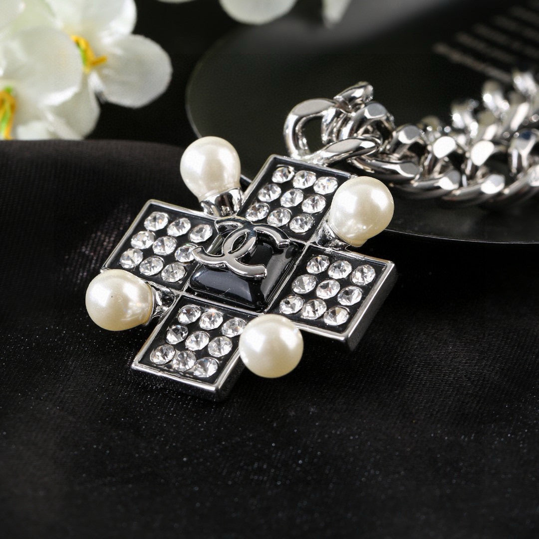 Chanel Pearl Necklace - album image 4