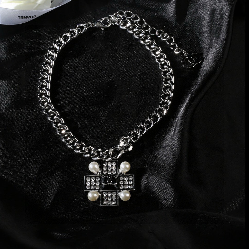 Chanel Pearl Necklace - album image 7