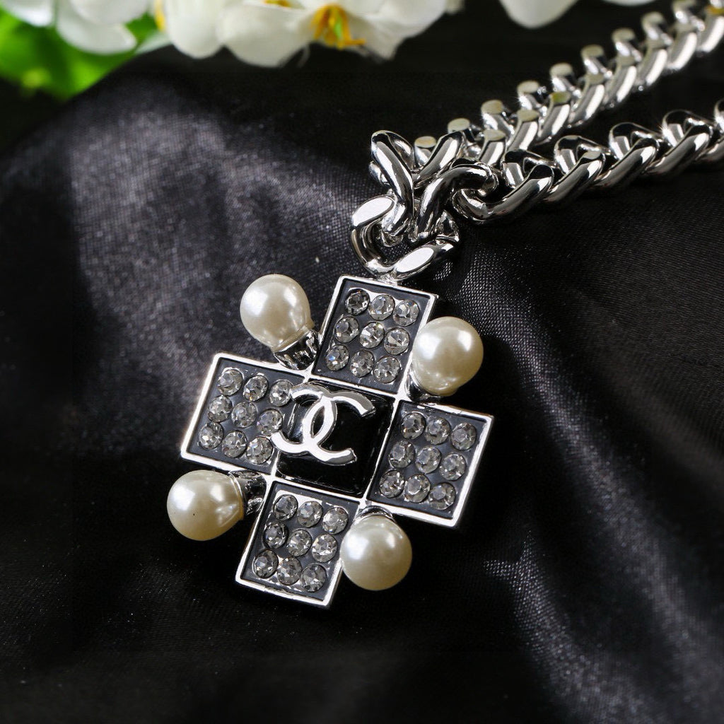 Chanel Pearl Necklace - album image 6