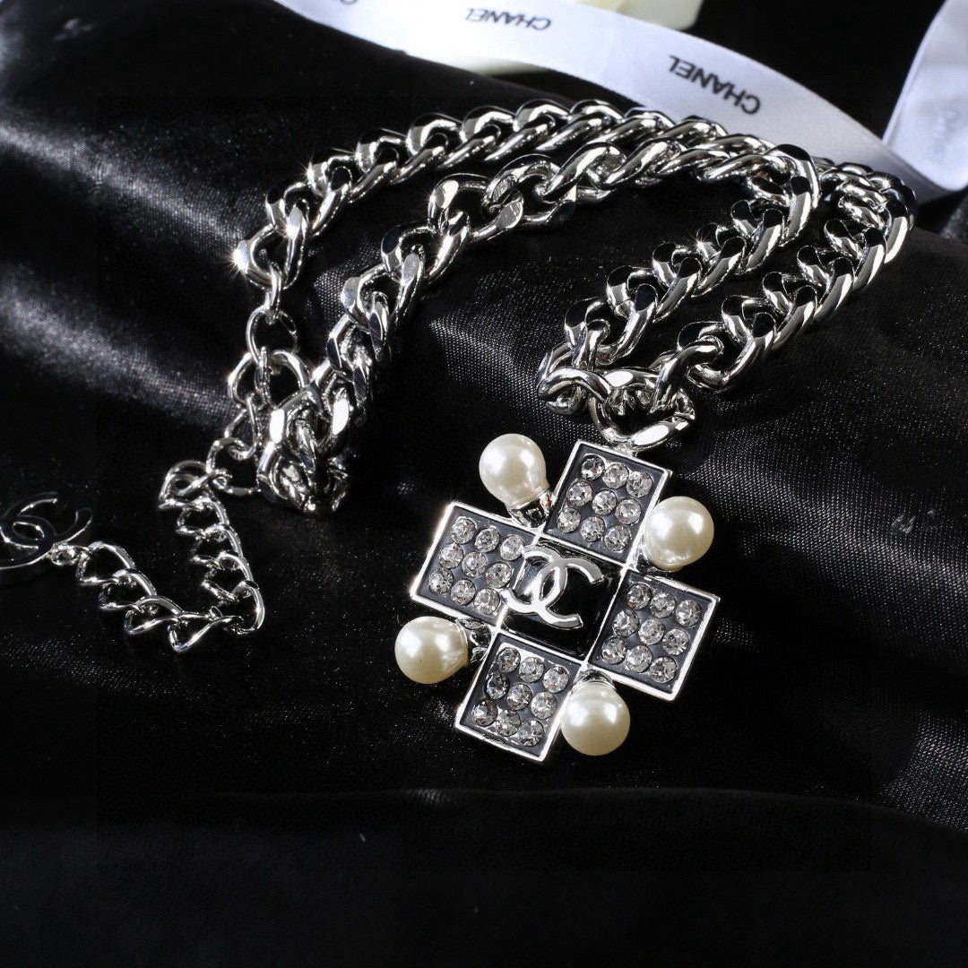 Chanel Pearl Necklace - album image 8