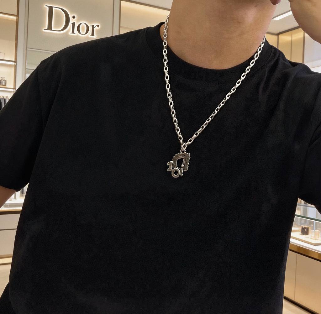 Dior Elongated-Link Medallion Necklace - product image 7