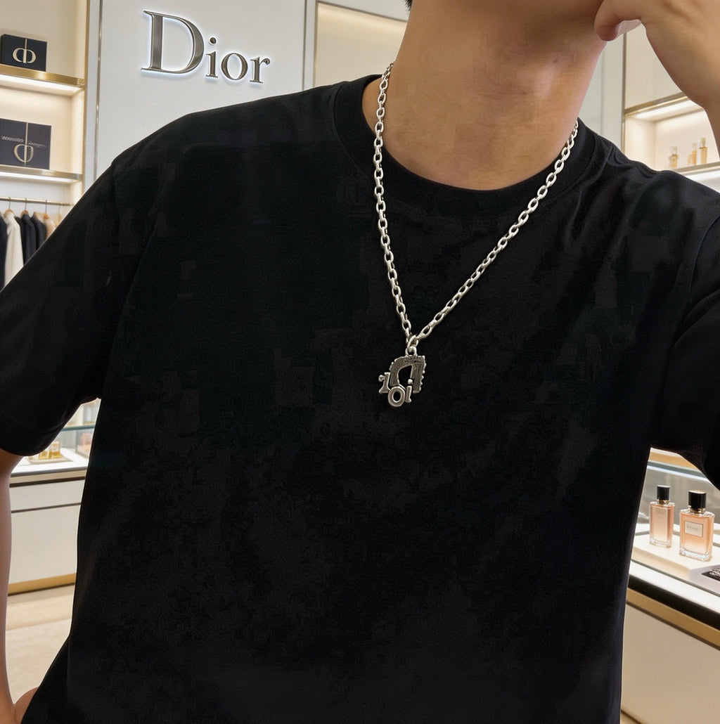 Dior Elongated-Link Medallion Necklace - product image 9
