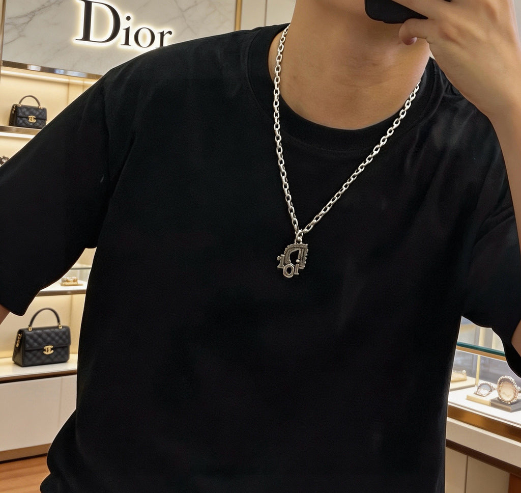 Dior Elongated-Link Medallion Necklace - product image 4