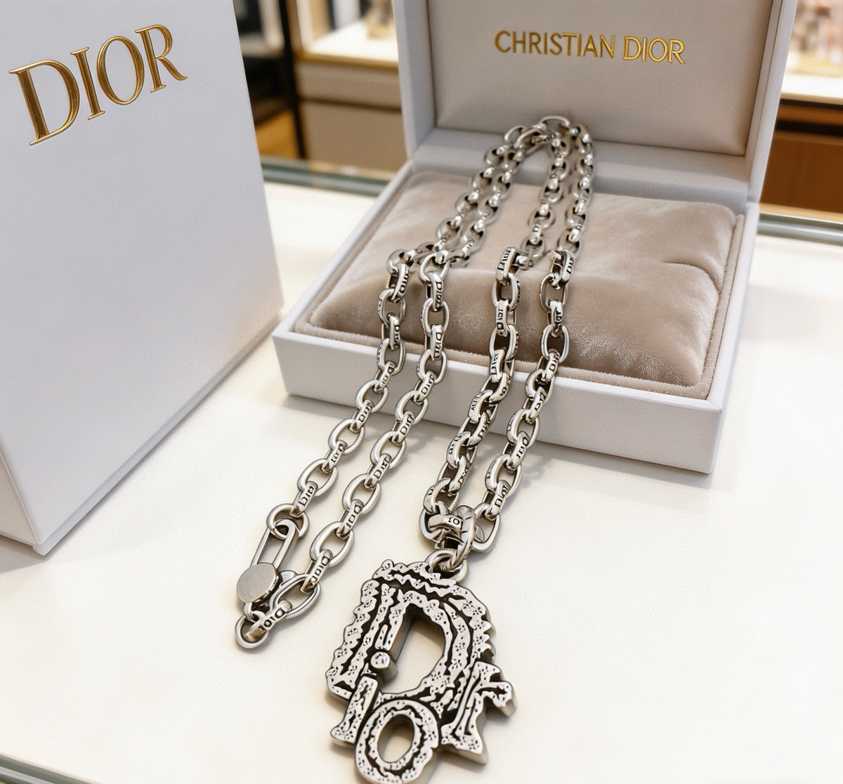 Dior Elongated-Link Medallion Necklace - product image 5